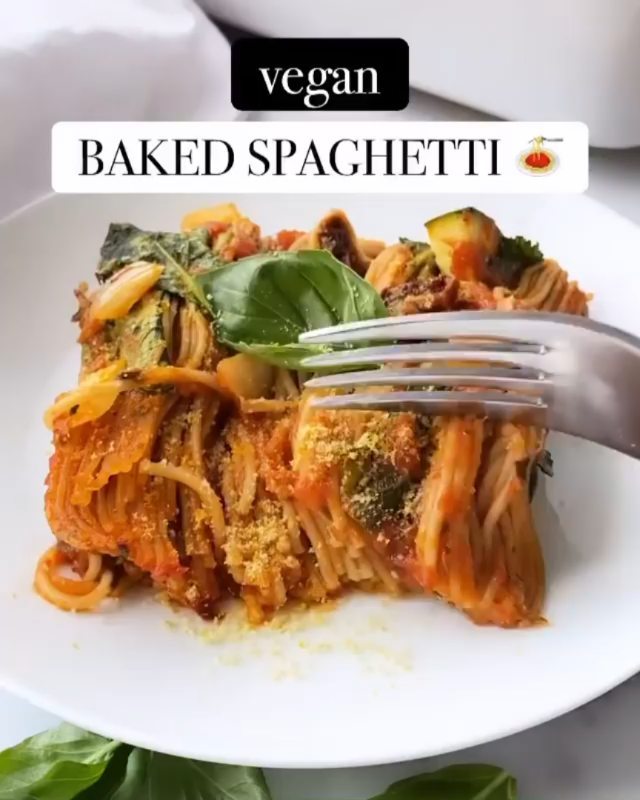 Vegan Baked Spaghetti with Kale and Tomatoes