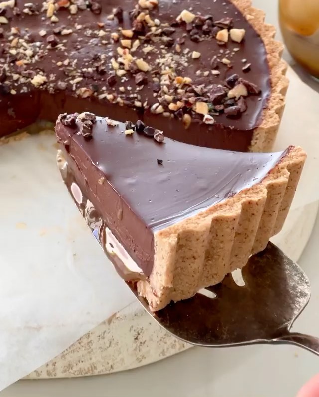 Vegan and Gluten-Free Chocolate Tart with Dulce De Leche