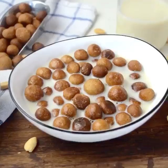 5-Ingredient Vegan Peanut Butter Puffs