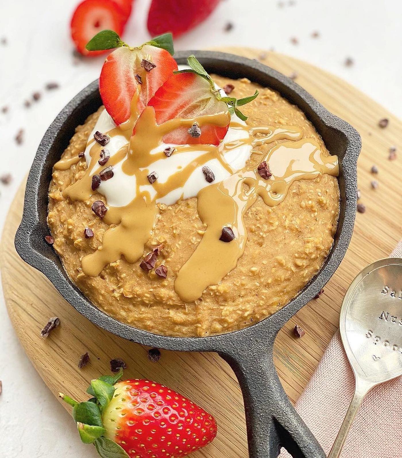 Strawberry Peanut Butter Cheesecake Skillet Oats