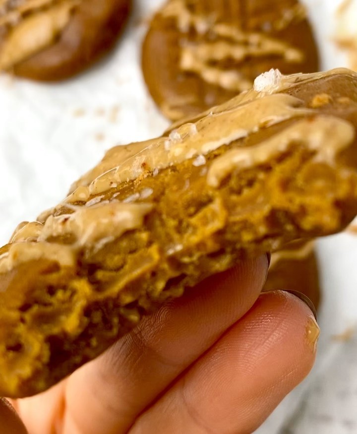 Easy No Bake Pumpkin Spice Peanut Butter Cookies
