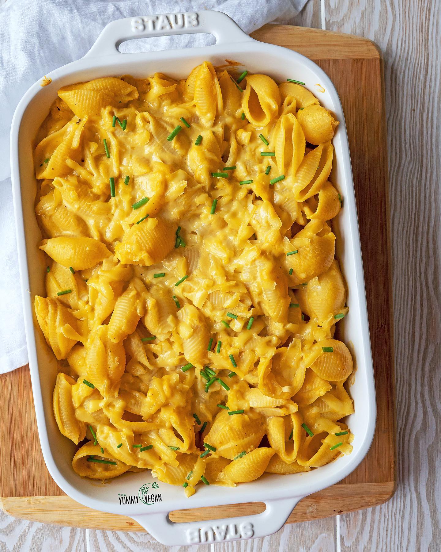 Creamy Vegan Cheddar Horseradish Mac & Cheese