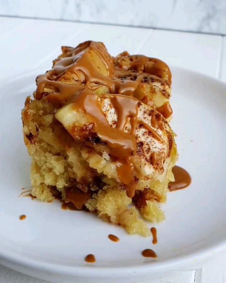 Fluffy Apple Biscoff Cake