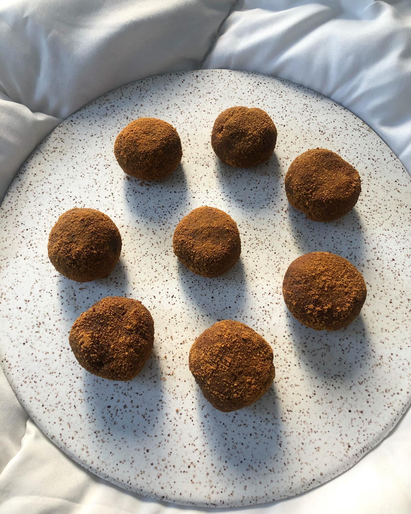 Raw Vegan Pumpkin Pie Bites