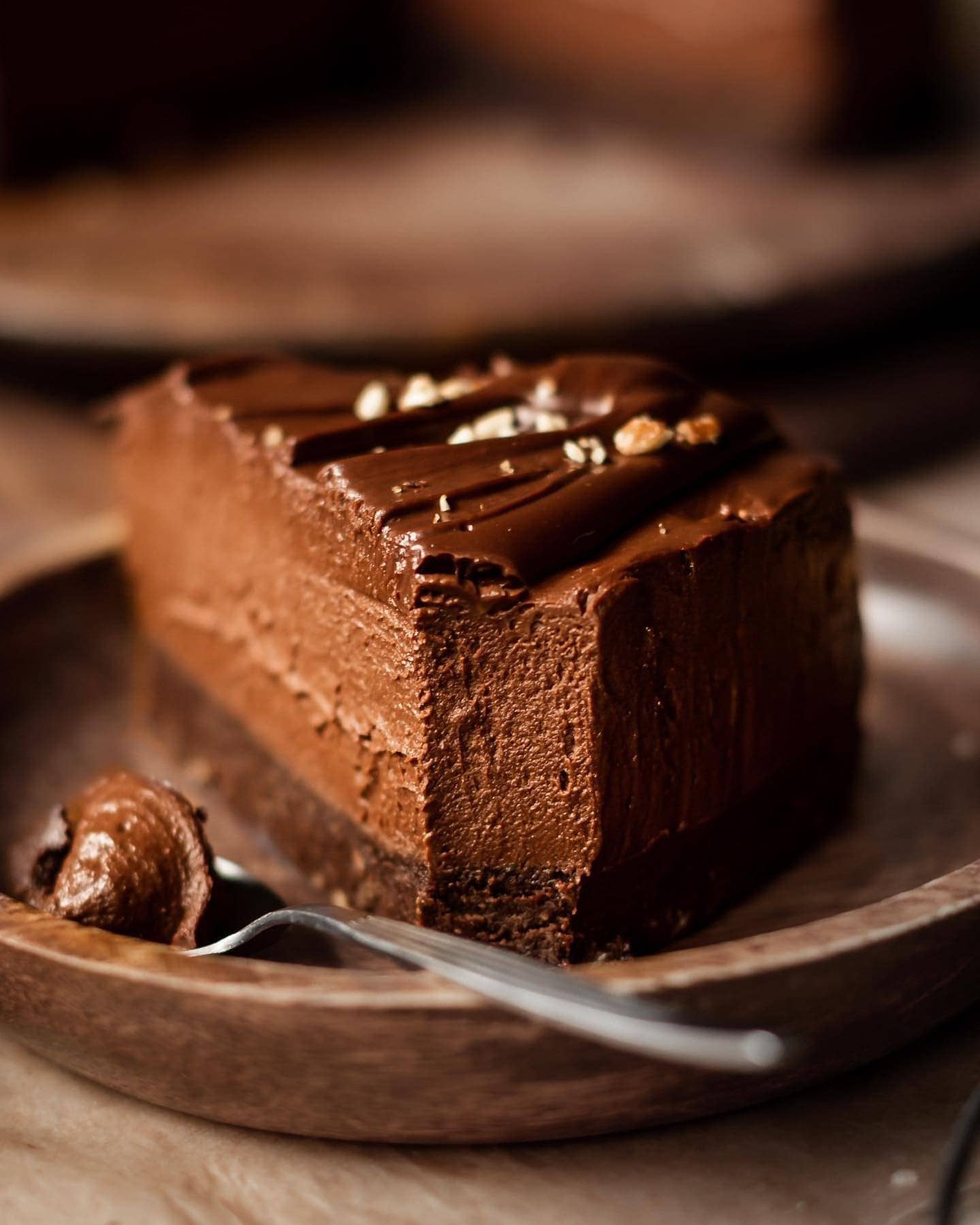 Vegan No-Bake Dark Chocolate Mousse Cheesecake with Walnut Brownie Base