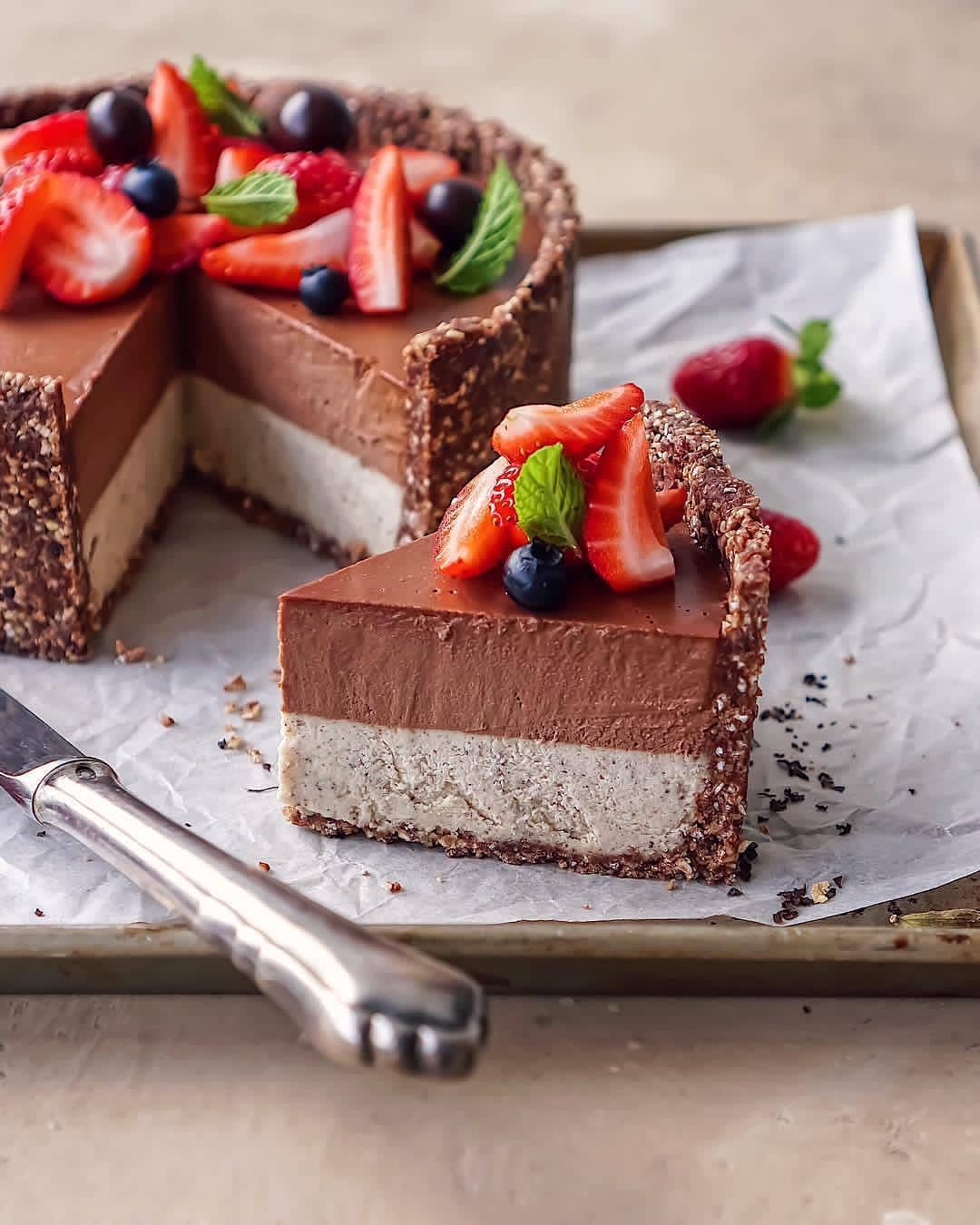 Vegan No-Bake Earl Grey & Chocolate Cake with Buckwheat Crust