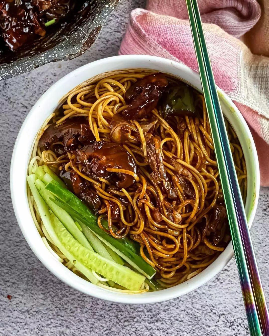 Vegan Jjajangmyeon