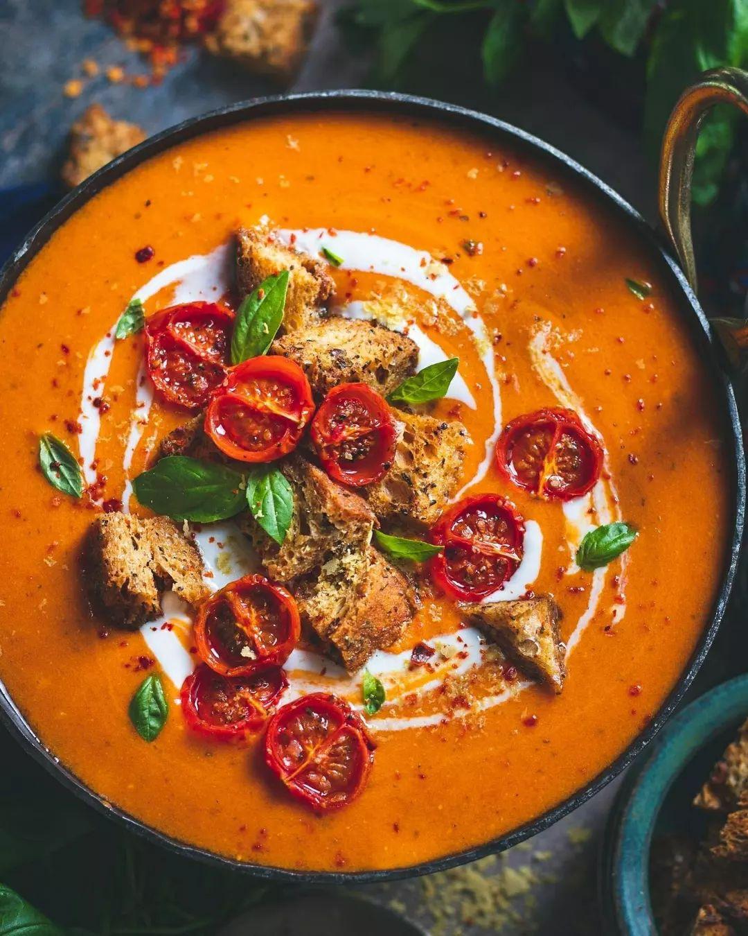Creamy Coconut & Roasted Red Pepper Tomato Soup