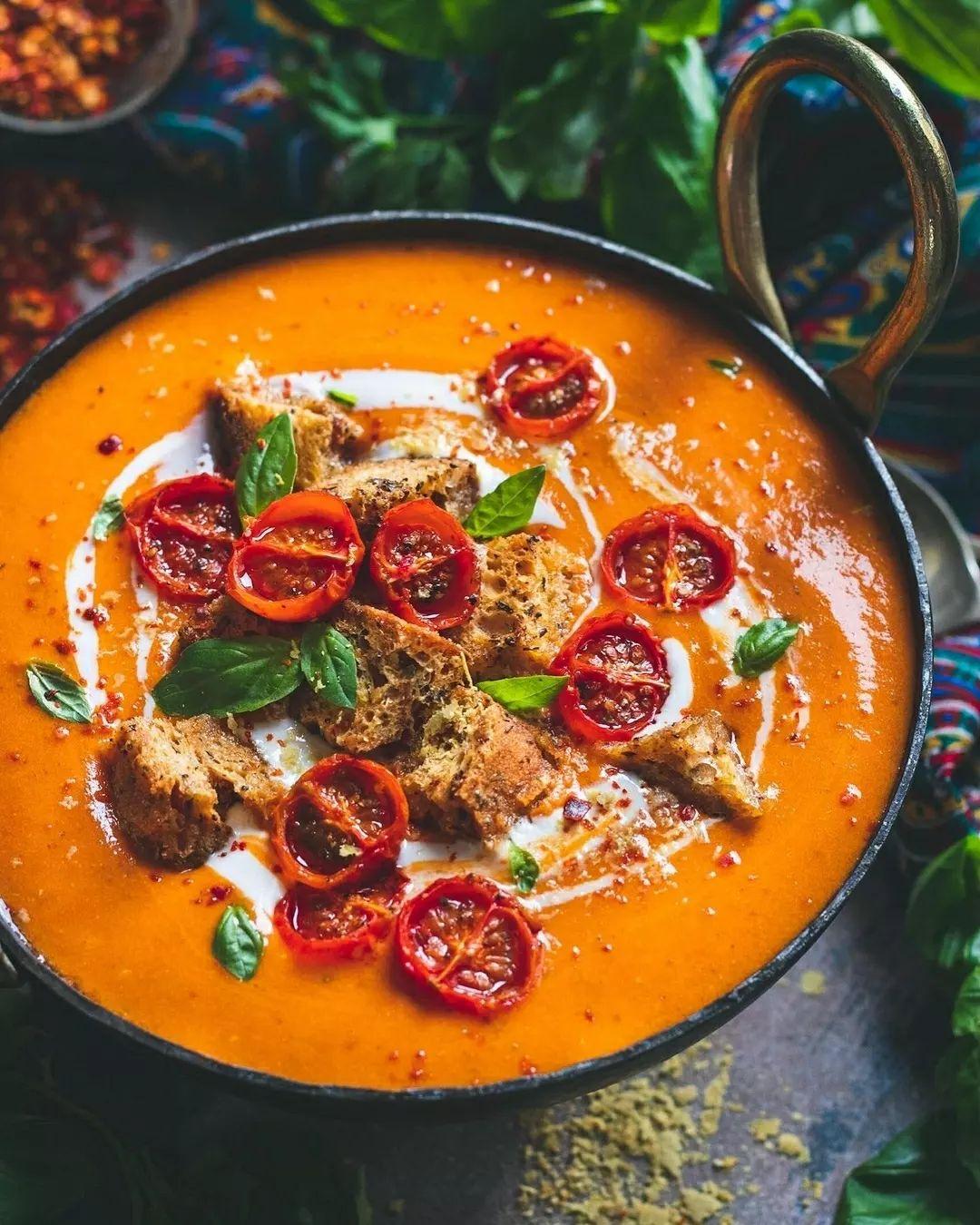 Creamy Coconut & Roasted Red Pepper Tomato Soup