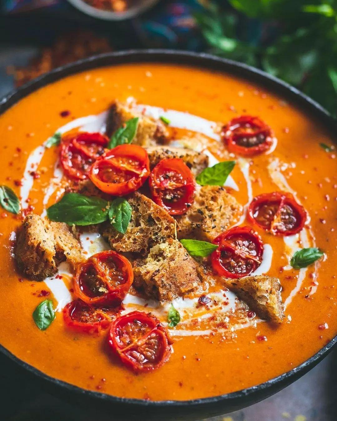 Creamy Coconut & Roasted Red Pepper Tomato Soup