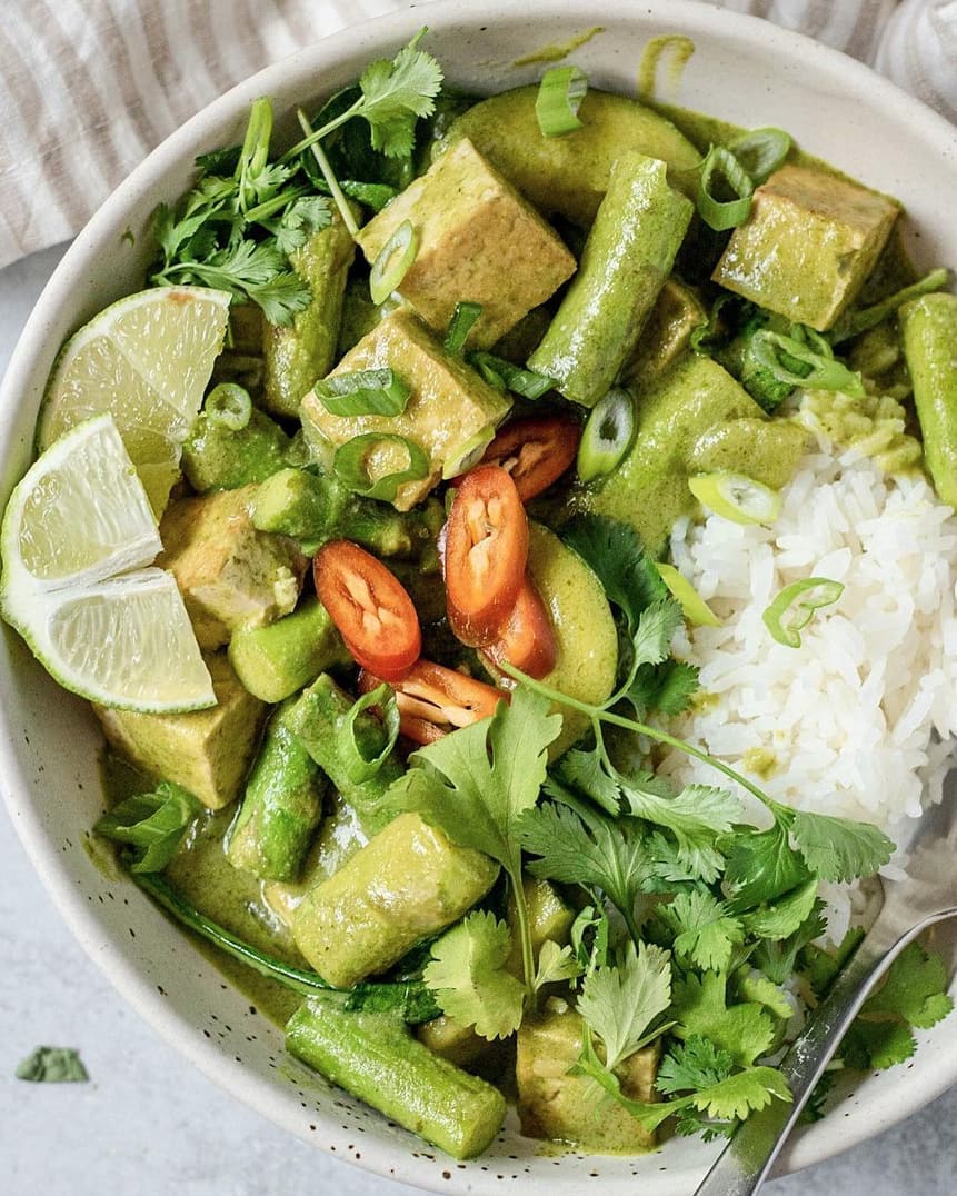 Creamy Coconut Green Curry with Tofu and Veggies