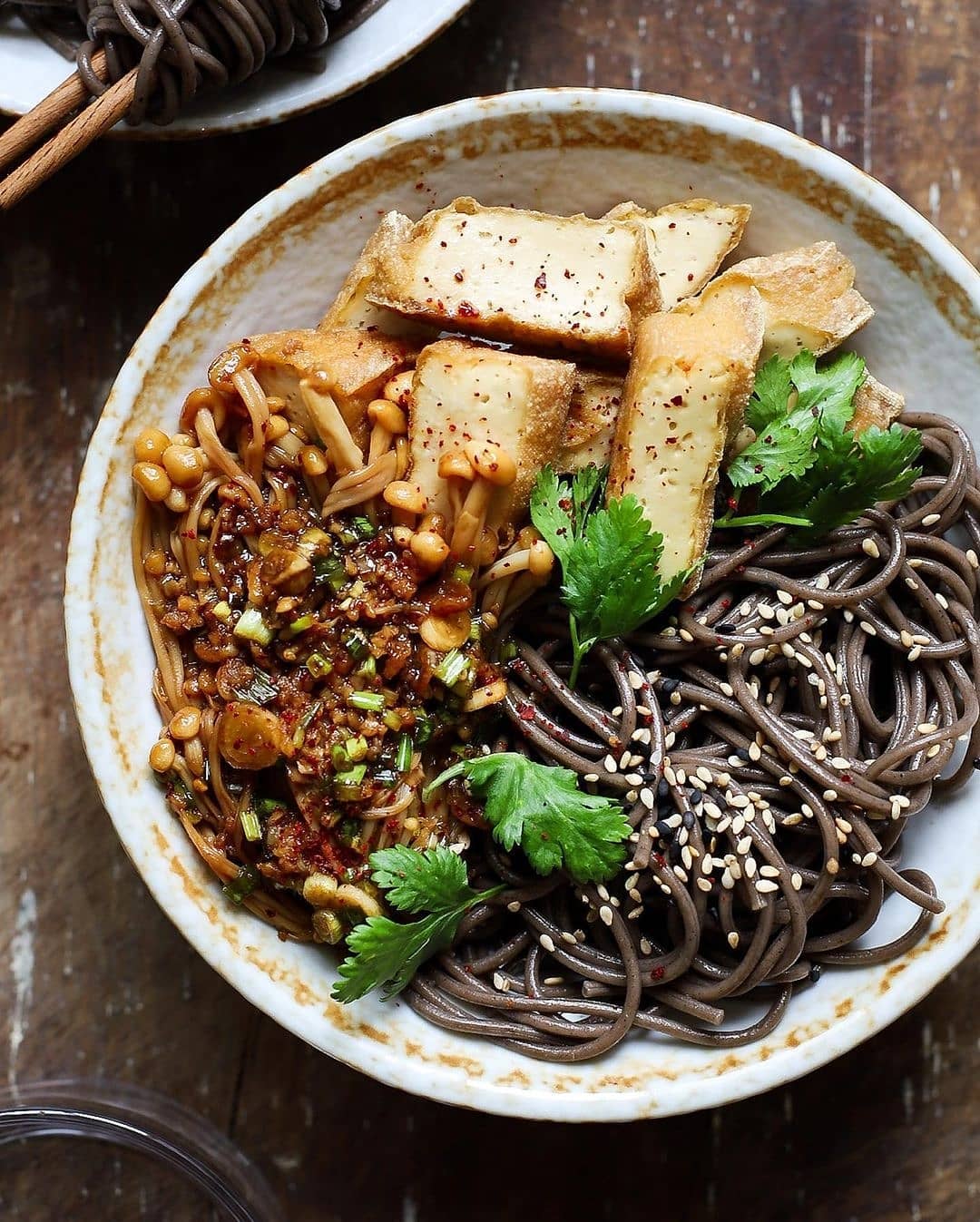 Savoury Garlic Sauce with Enoki Mushrooms, Soba Noodles, and Tofu