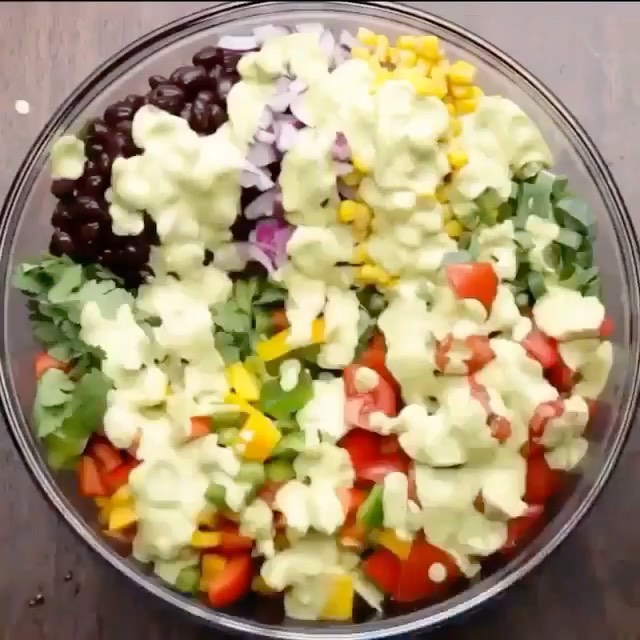 Southwestern Salad with Avocado Dressing⁣⁣