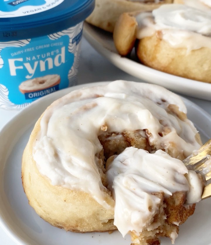 Vegan Cinnamon Rolls with @Naturesfynd