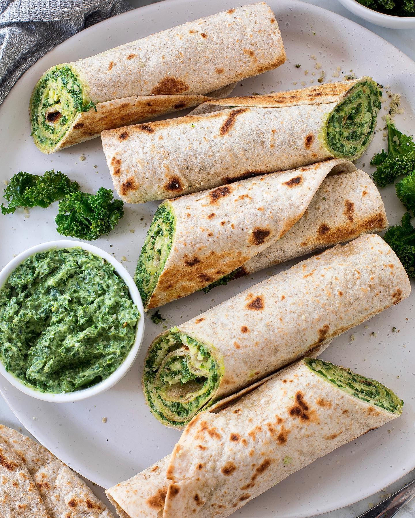 Ricotta and Kale Cheesy Wraps