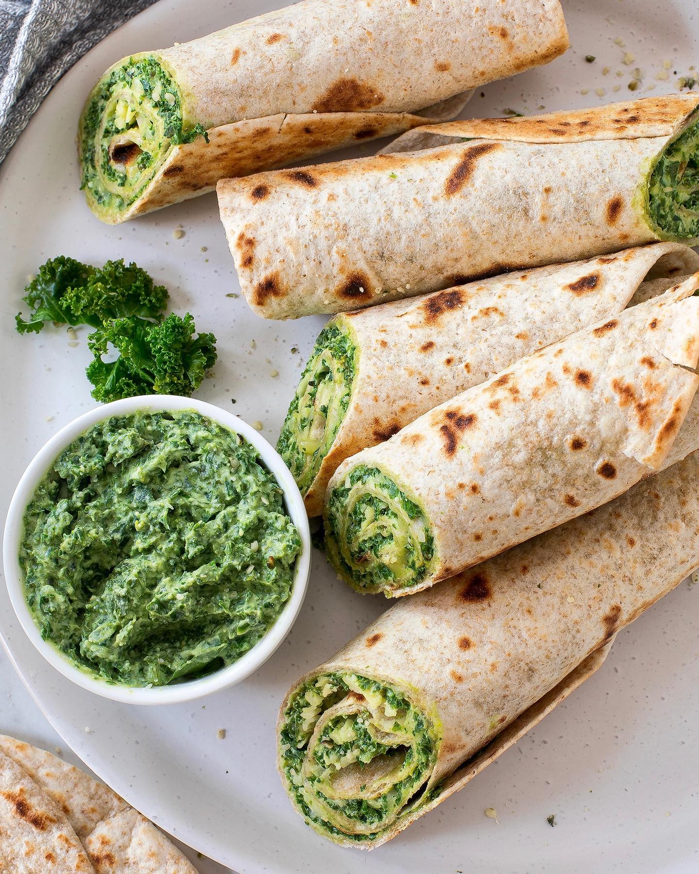 Ricotta and Kale Cheesy Wraps