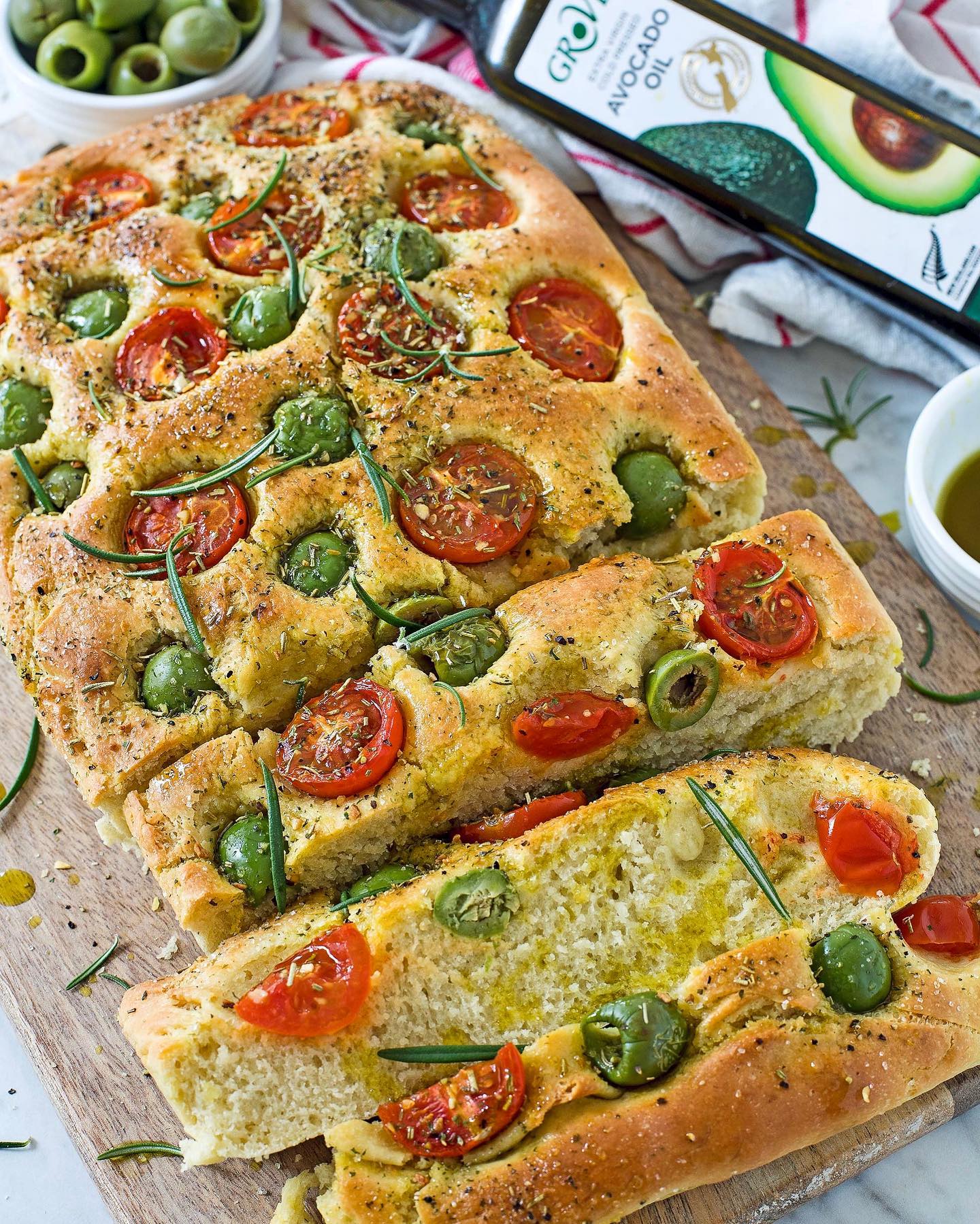 Easy Focaccia Bread with Green Olives and Tomatoes