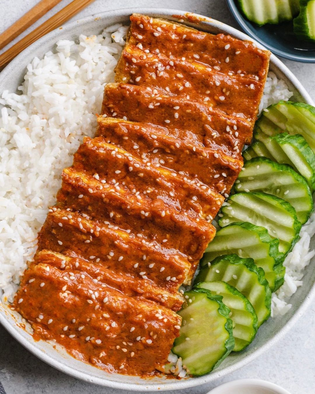 Crispy Tofu with Thai Peanut Sauce