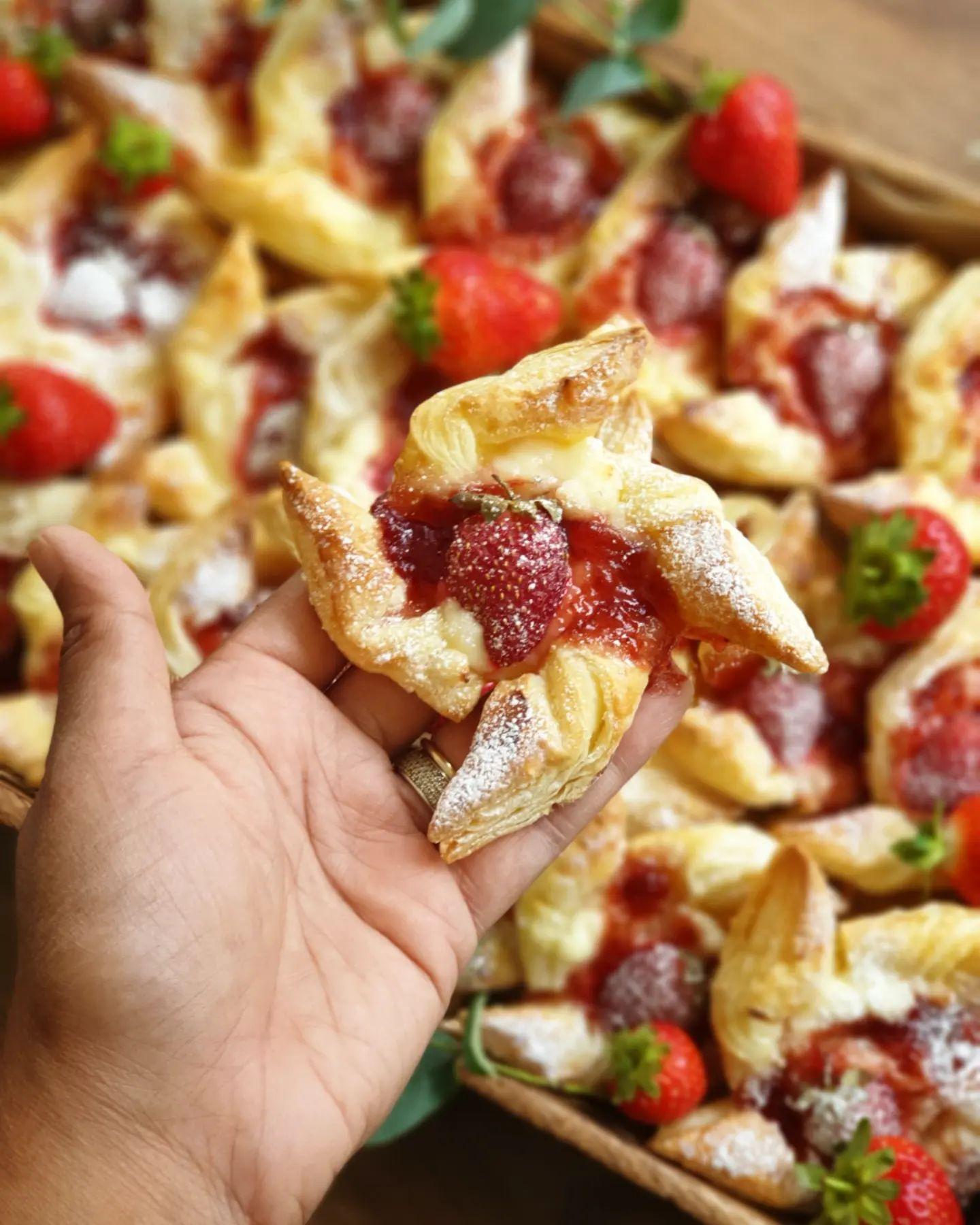 Easy Strawberry Pinwheels Recipe for Eid