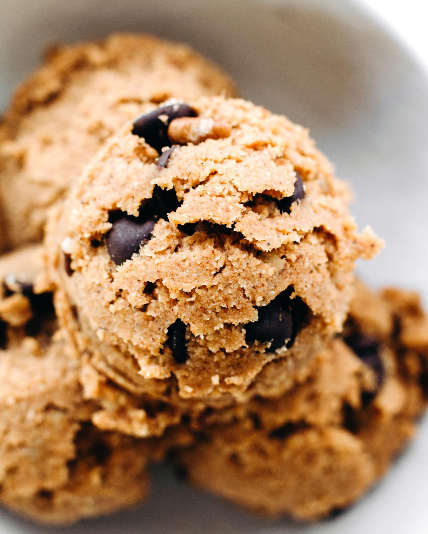No-Bake Pumpkin Chocolate Chip Pecan Cookie Dough
