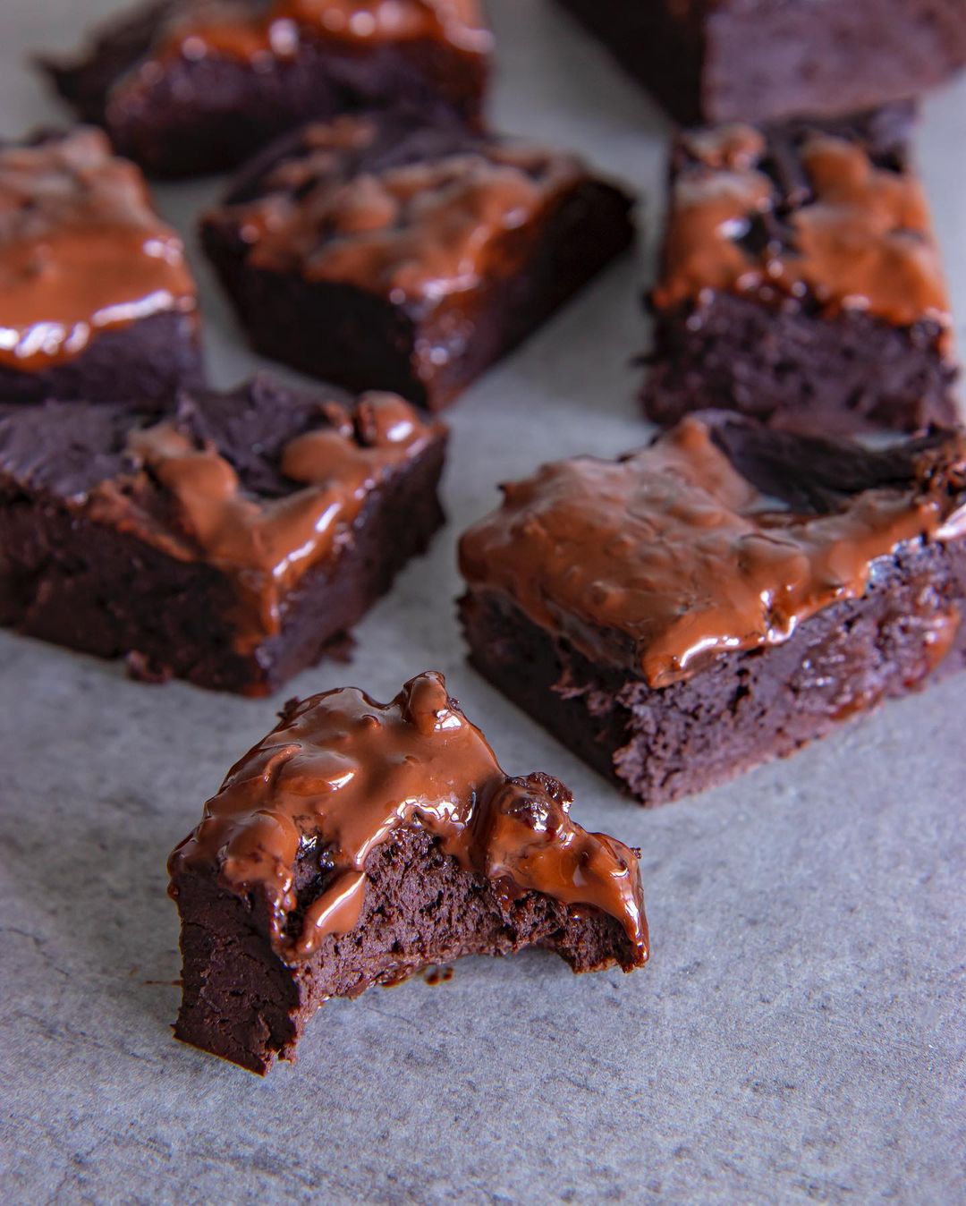 Low-Fat 5-Ingredient Flourless Protein Brownies