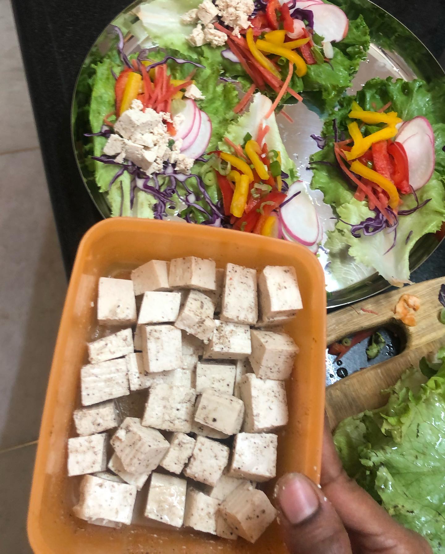 Fresh and Colorful San Chow Bow with Mango-Chilli Jello Dressing