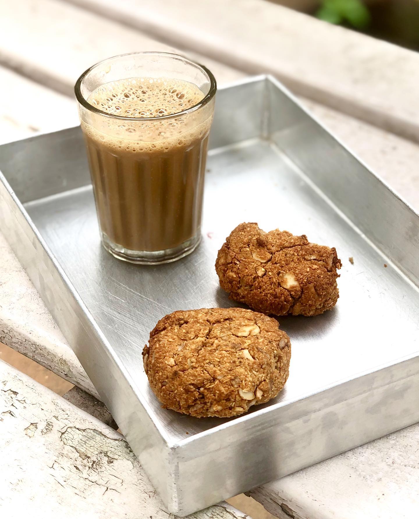 Crunchy Kempu Avalakki and Almond Cookies