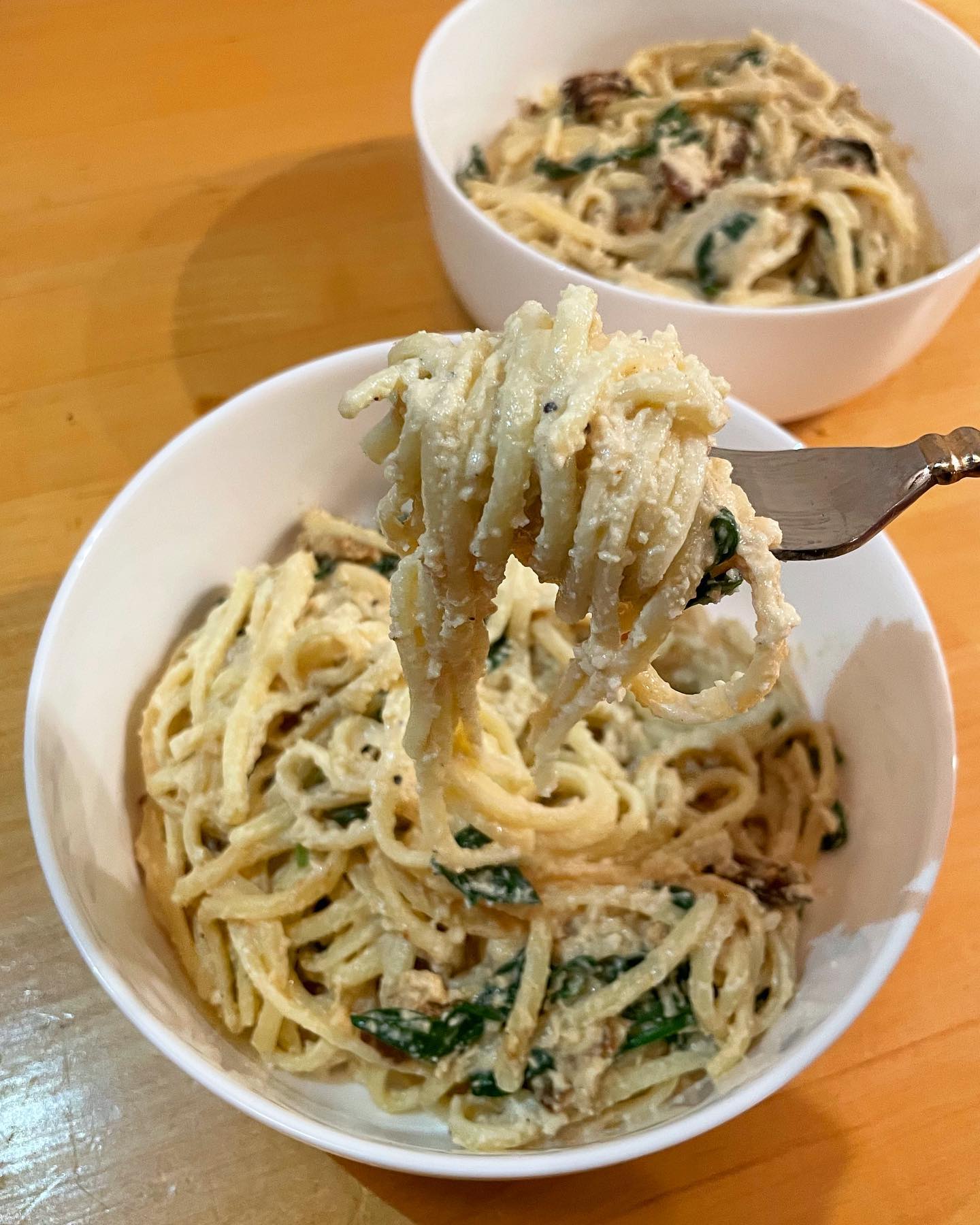 Vegan Spaghetti Alfredo with Spinach and Tofu Bacon