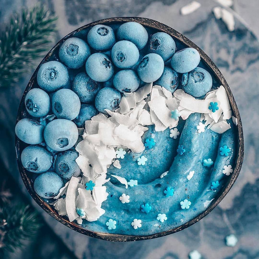 Blue Nicecream with Bananas and Spirulina