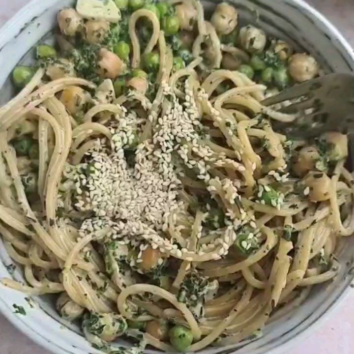 Creamy Garlic & Thyme Spaghetti with Chickpeas and Greens