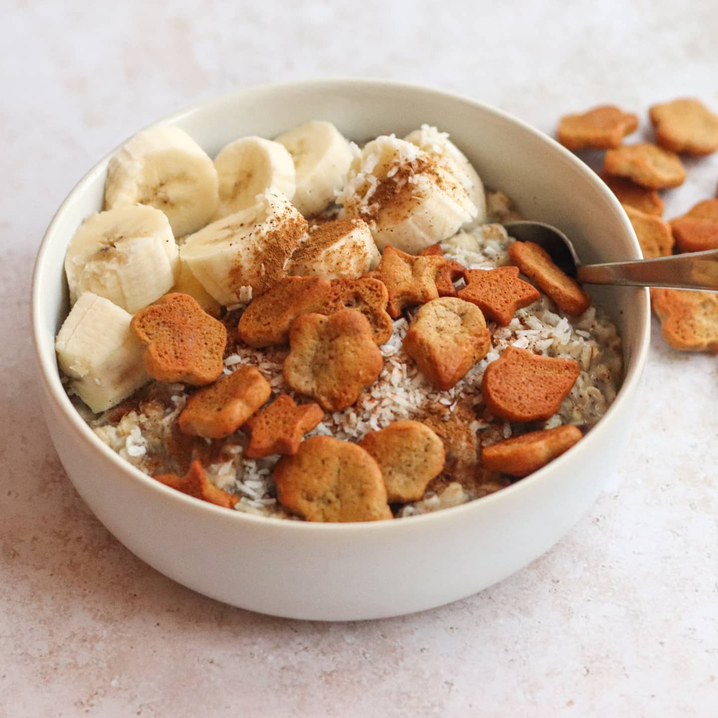 Gingerbread Oatmeal with Banana Topping