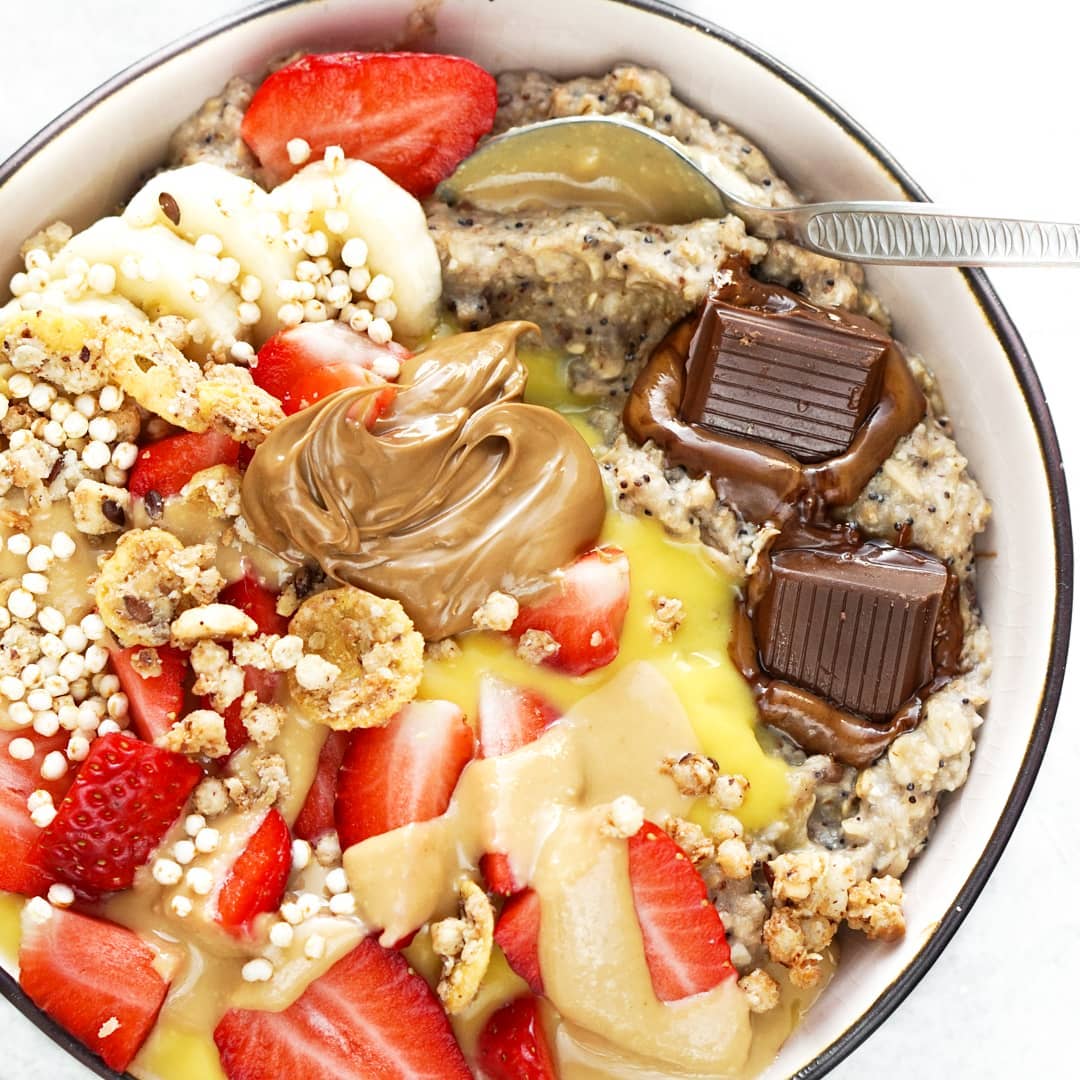 Bright & Fruity Oatmeal Bowl