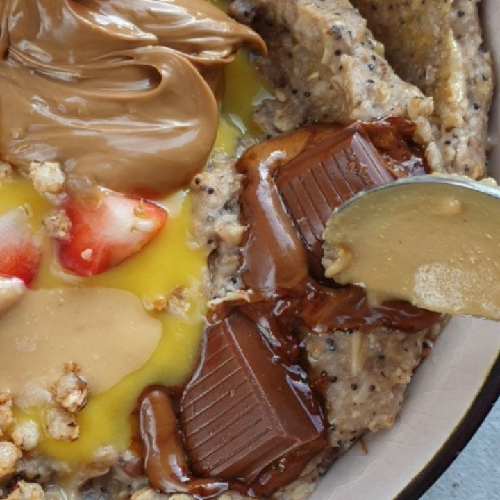 Bright & Fruity Oatmeal Bowl