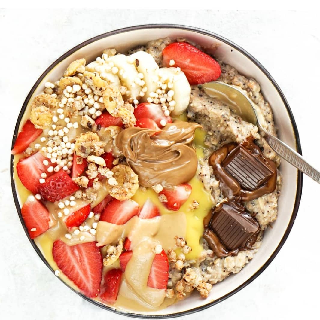 Bright & Fruity Oatmeal Bowl