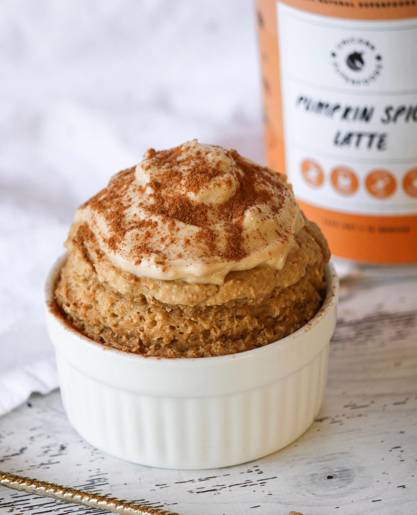 Fluffy Pumpkin Spice Baked Oats with Protein Frosting