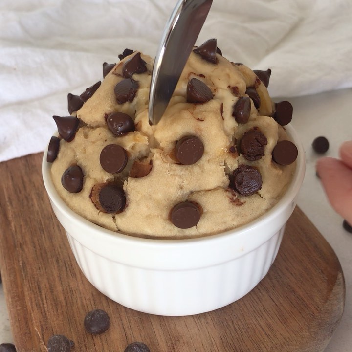 Single Serve Banana Chocolate Chip Cookie Cake