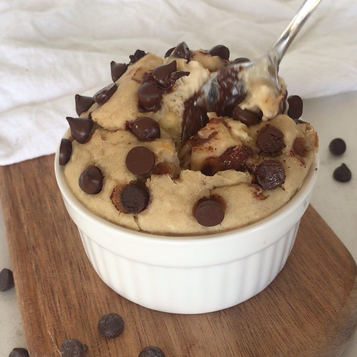 Single Serve Banana Chocolate Chip Cookie Cake