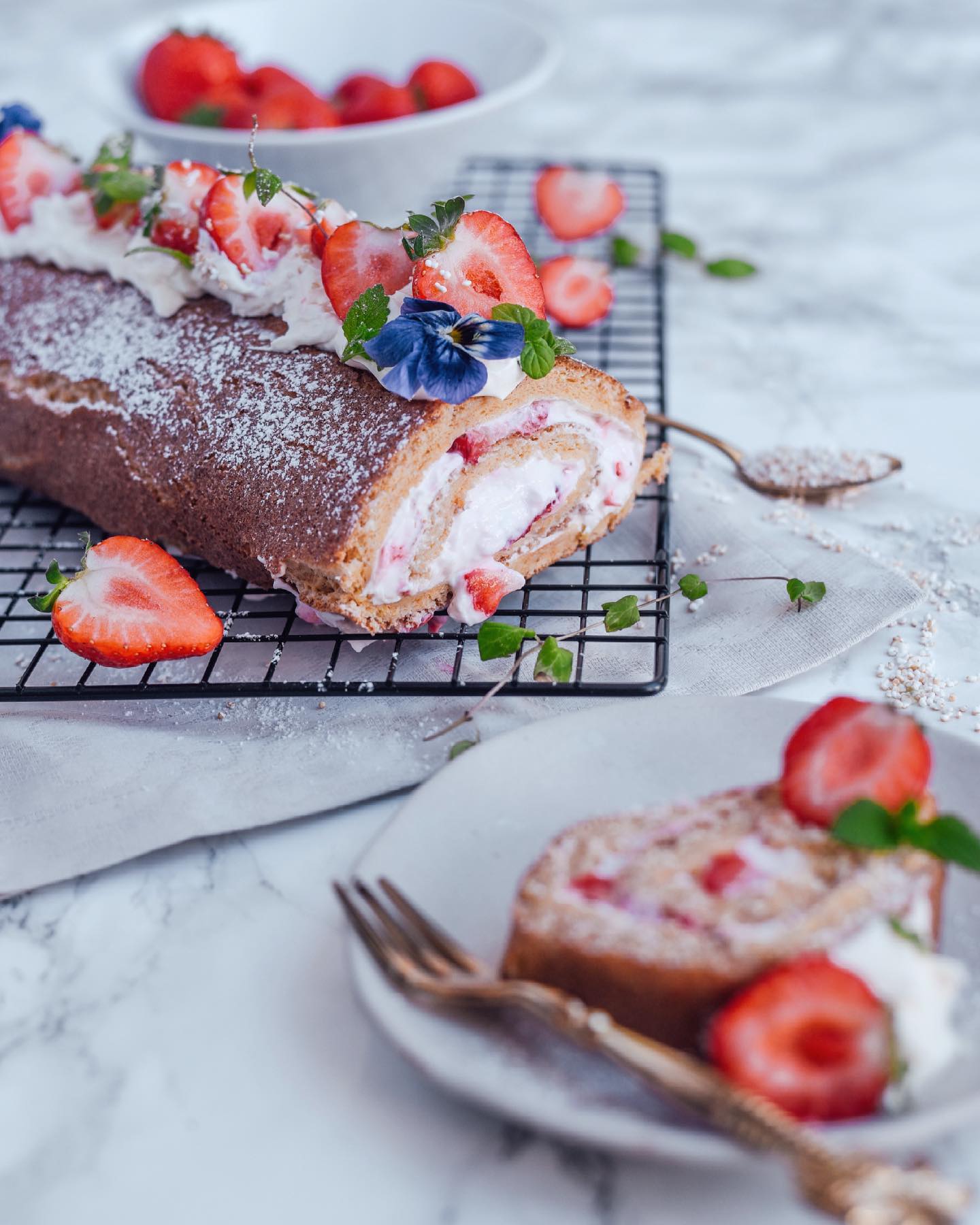 Low Calorie Strawberry Roulade