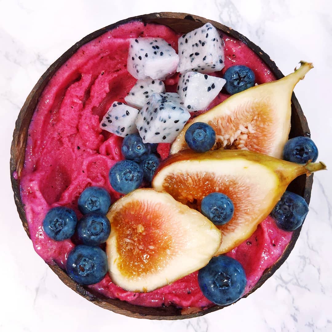 Simple Pitaya Smoothie Bowl