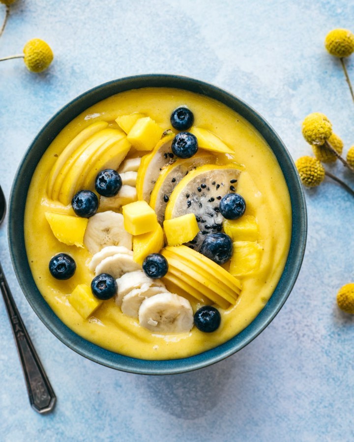 Sunny Yellow Smoothie Bowl