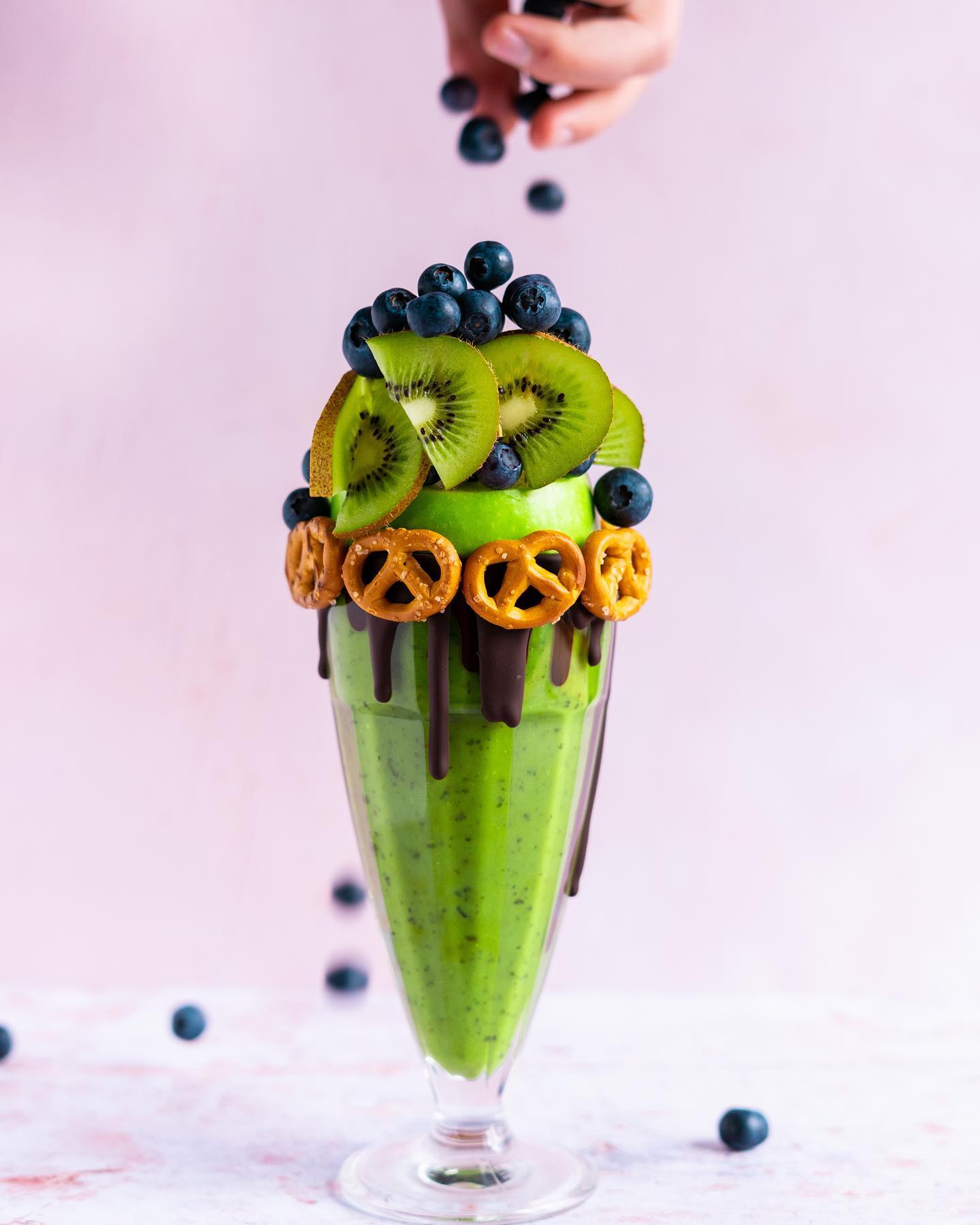 Healthy Green Freakshake with Almond Milk