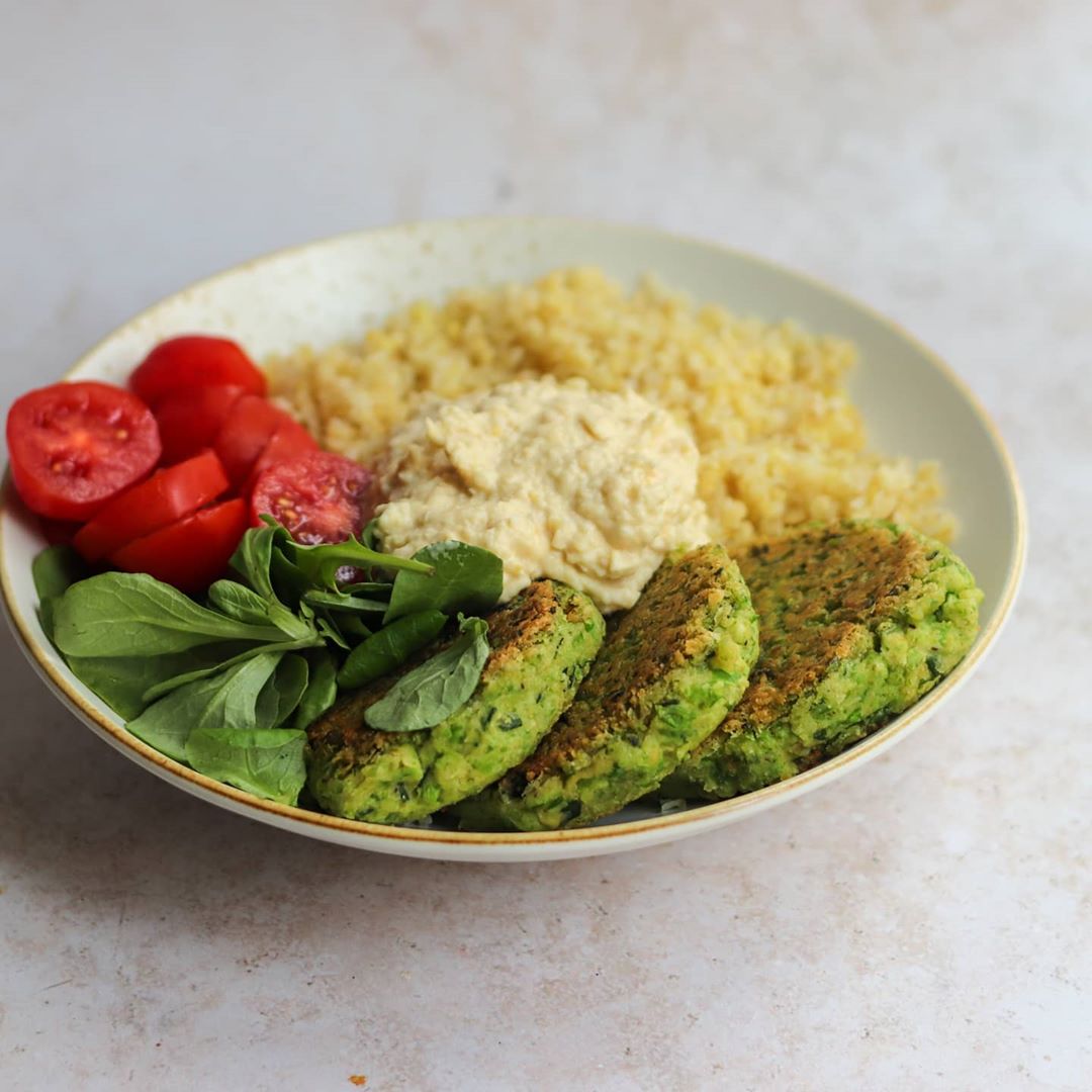 Chickpea and Greenpea Burgers with Bulgur, Hummus, Spinach and Tomatoes