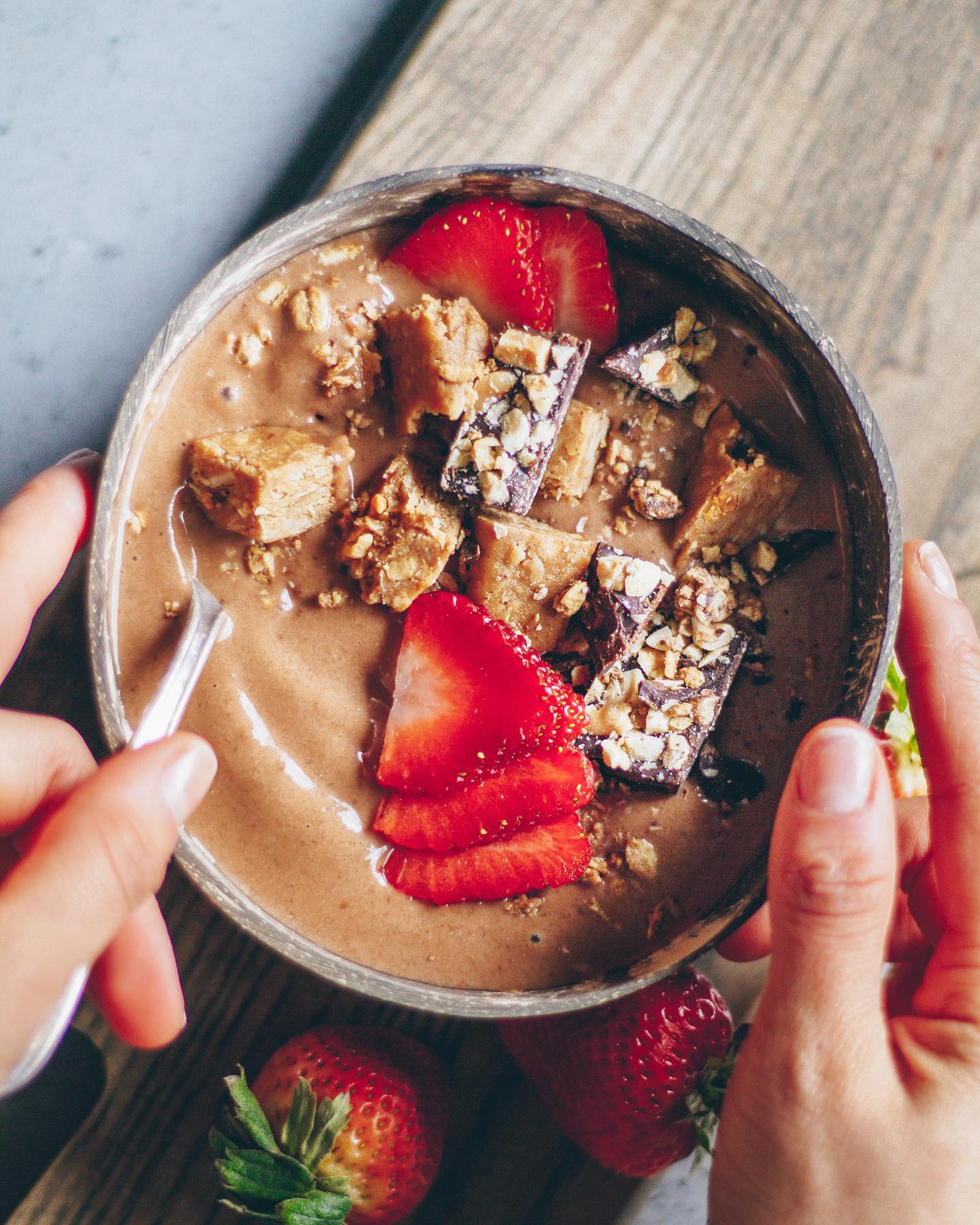 Peanut Butter Chocolate Smoothie Bowl