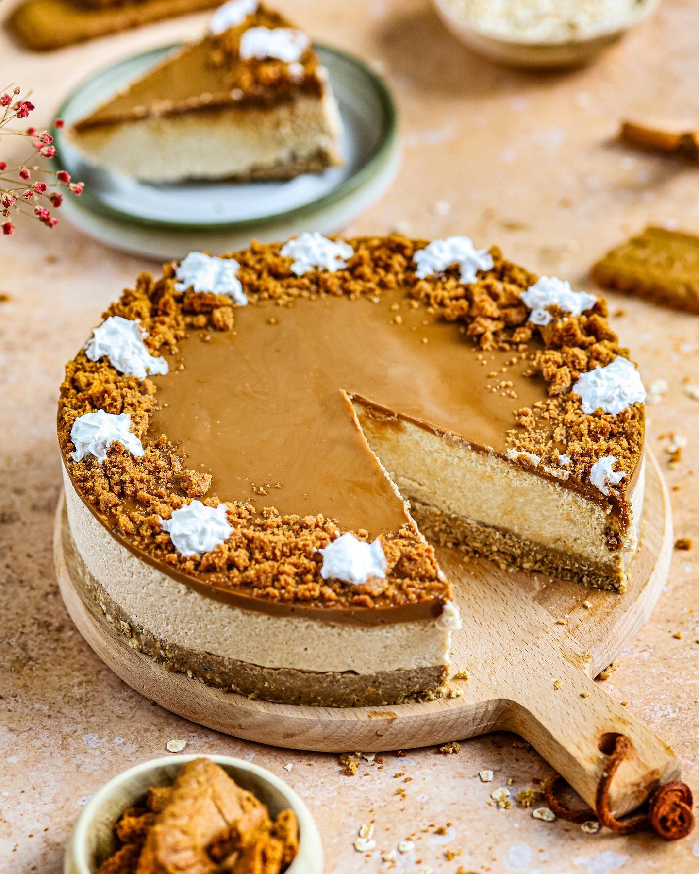 6-Ingredient Vegan Biscoff Cheesecake