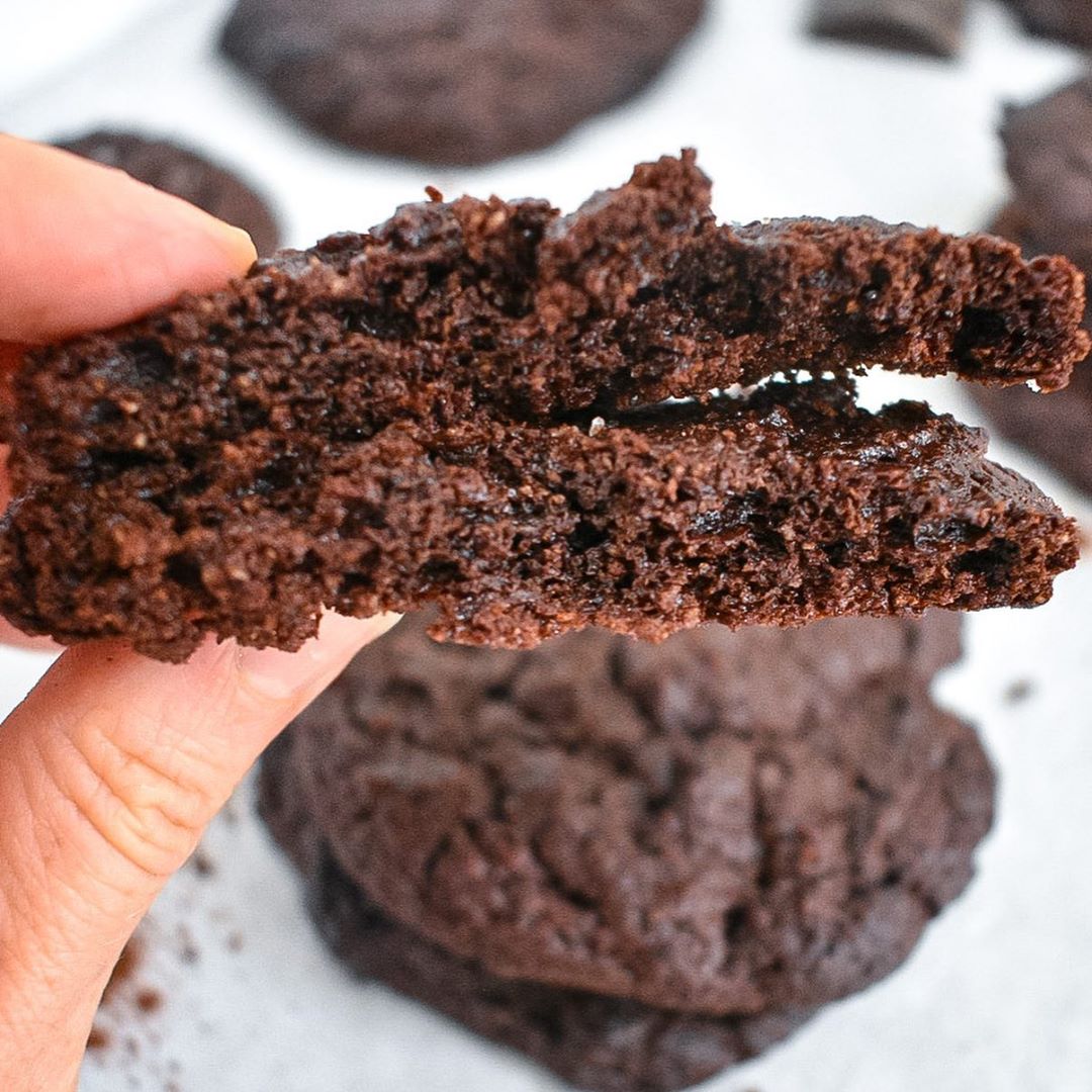 The Best Chocolate Paleo Cookies