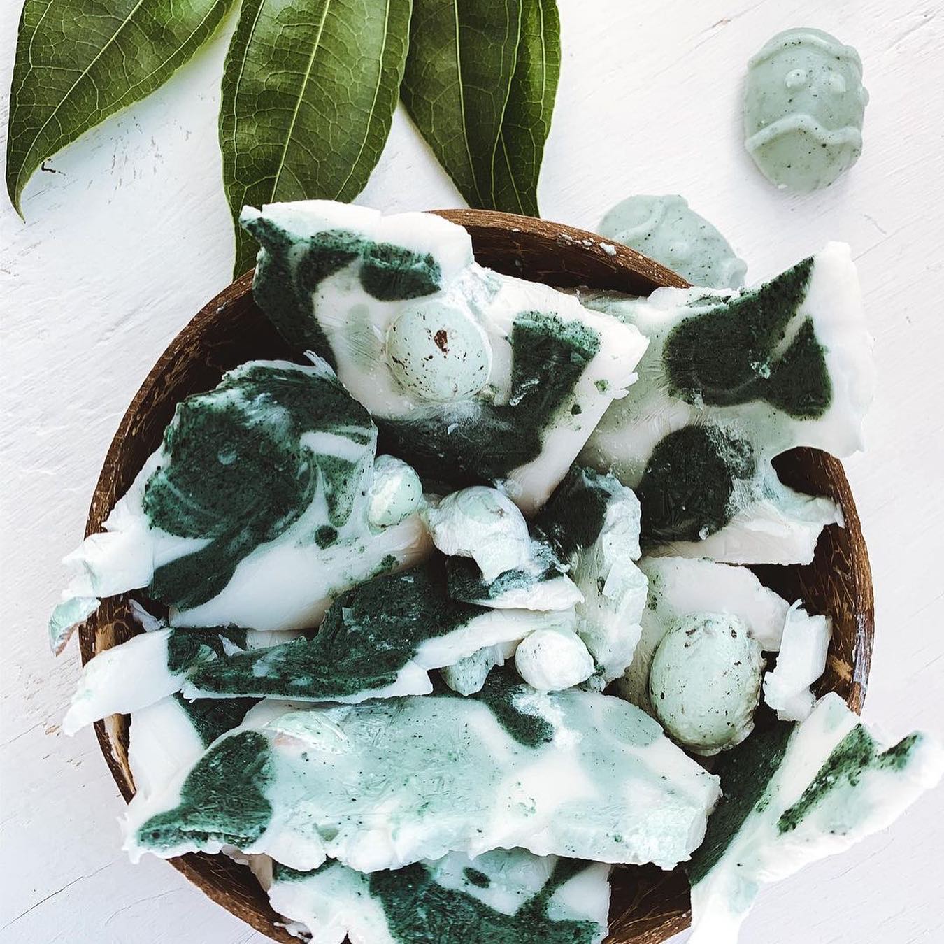 Mesmerizing Spirulina Yogurt Bark