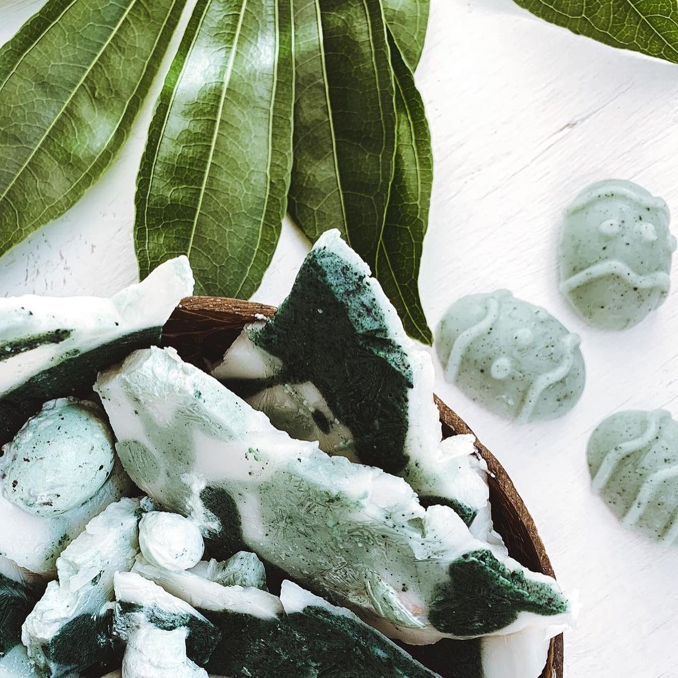 Mesmerizing Spirulina Yogurt Bark