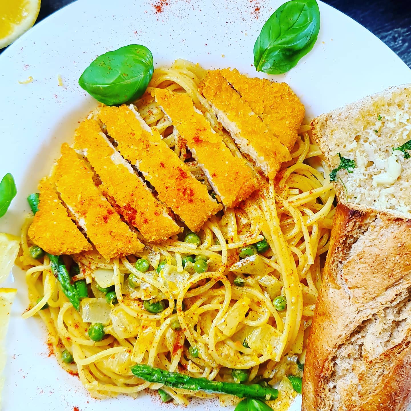 Creamy Lemon 'Chicken' Pasta with Garlic Bread