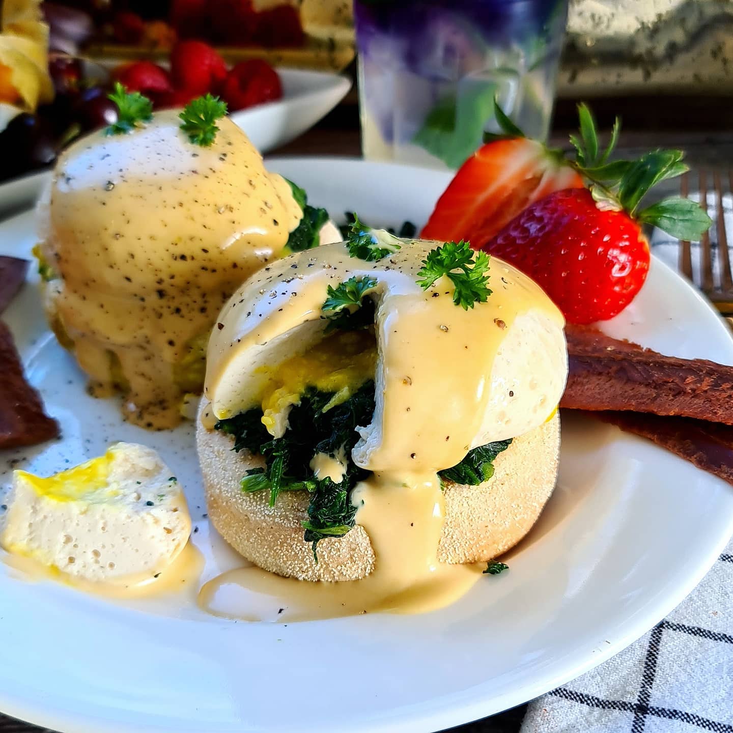 Vegan 'Eggs' Florentine with Spinach and Hollandaise