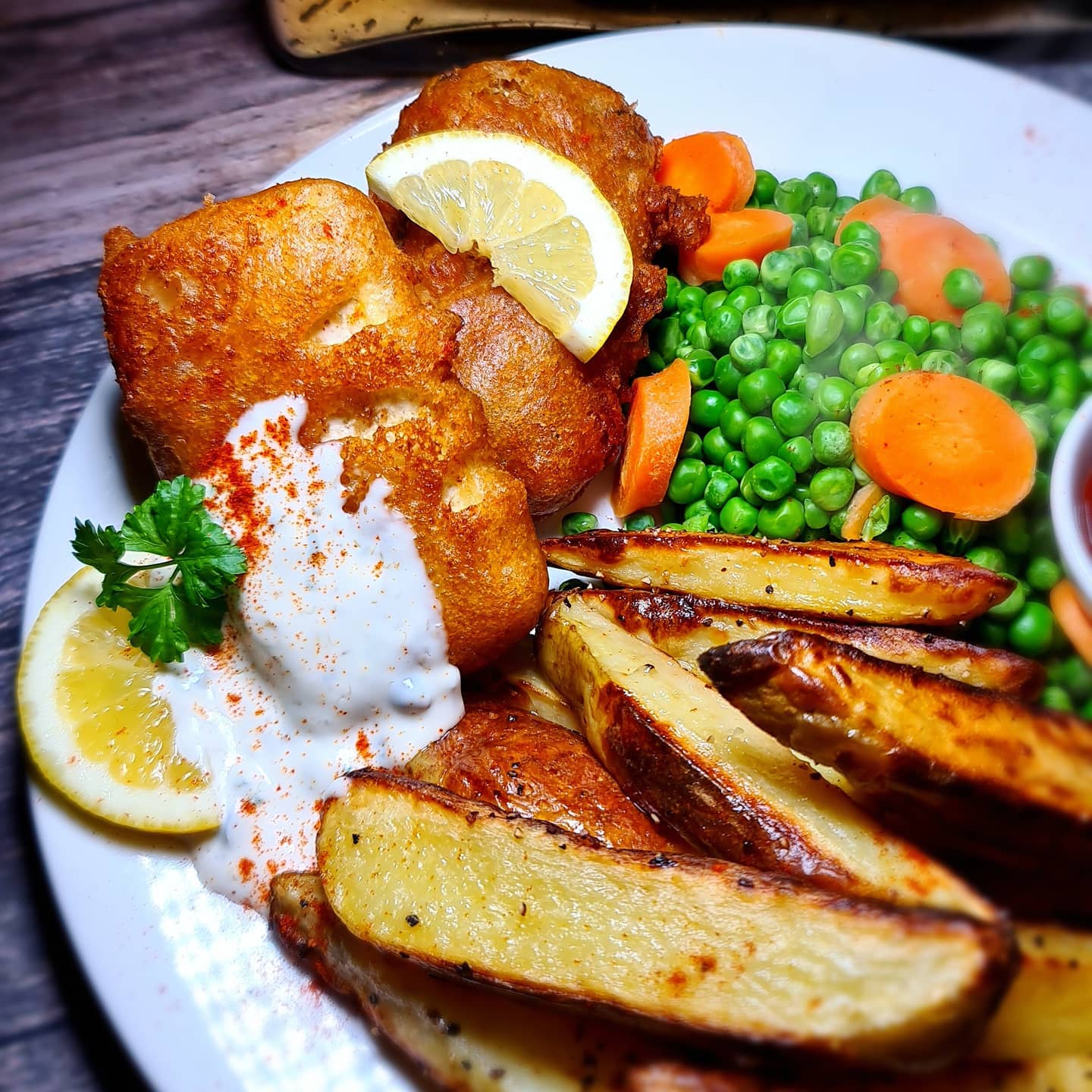 Crispy Beer Battered Tofish with Garlic Chips